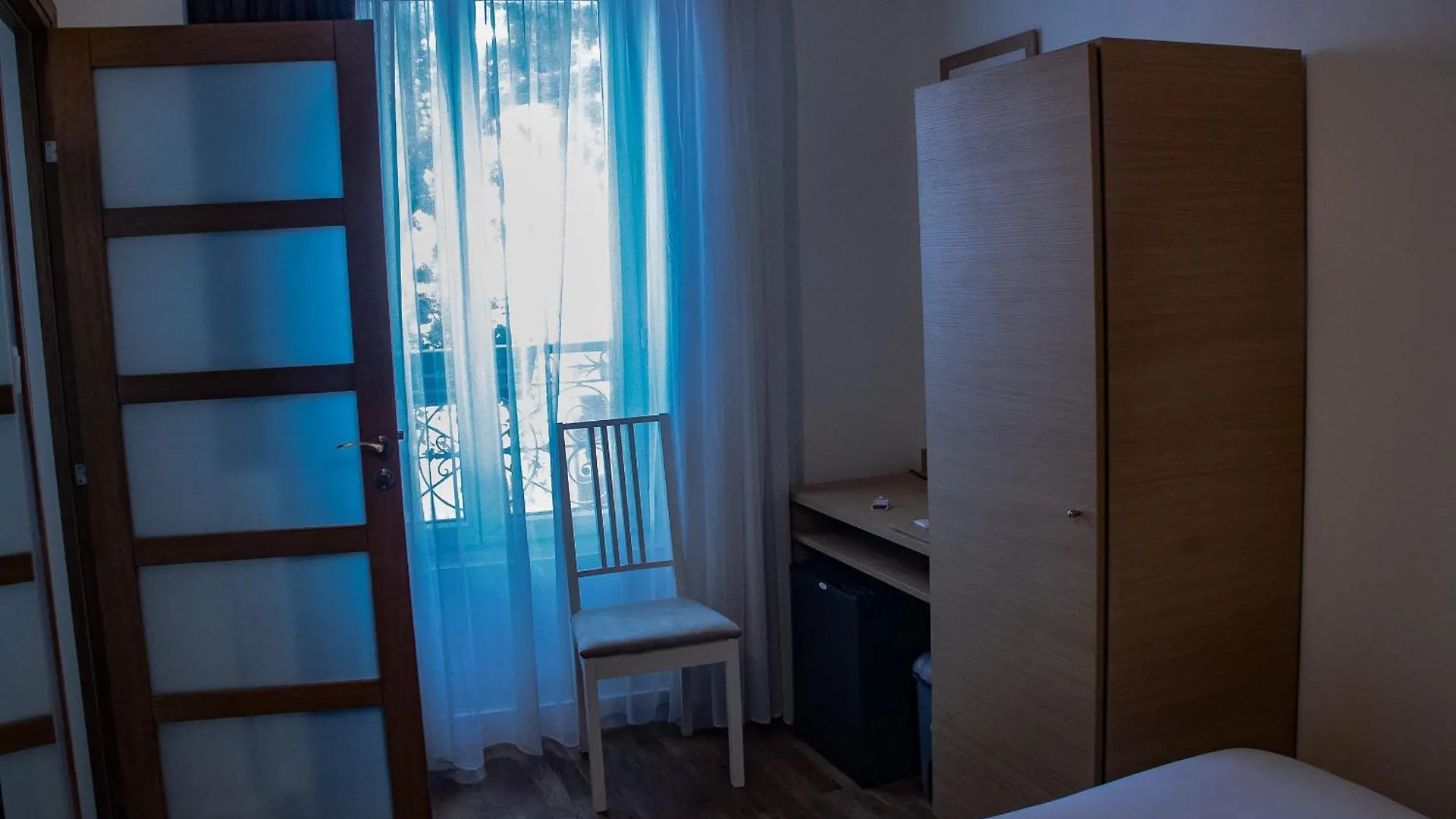 De L'union Hotel 3*