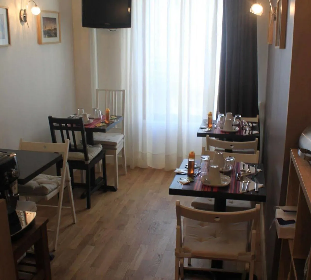 De L'union Hotel 3*